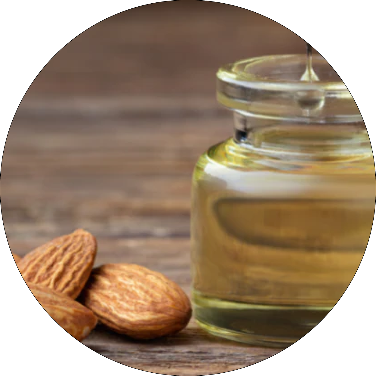 Flacon d'huile avec amandes pour l'huile d'amande douce